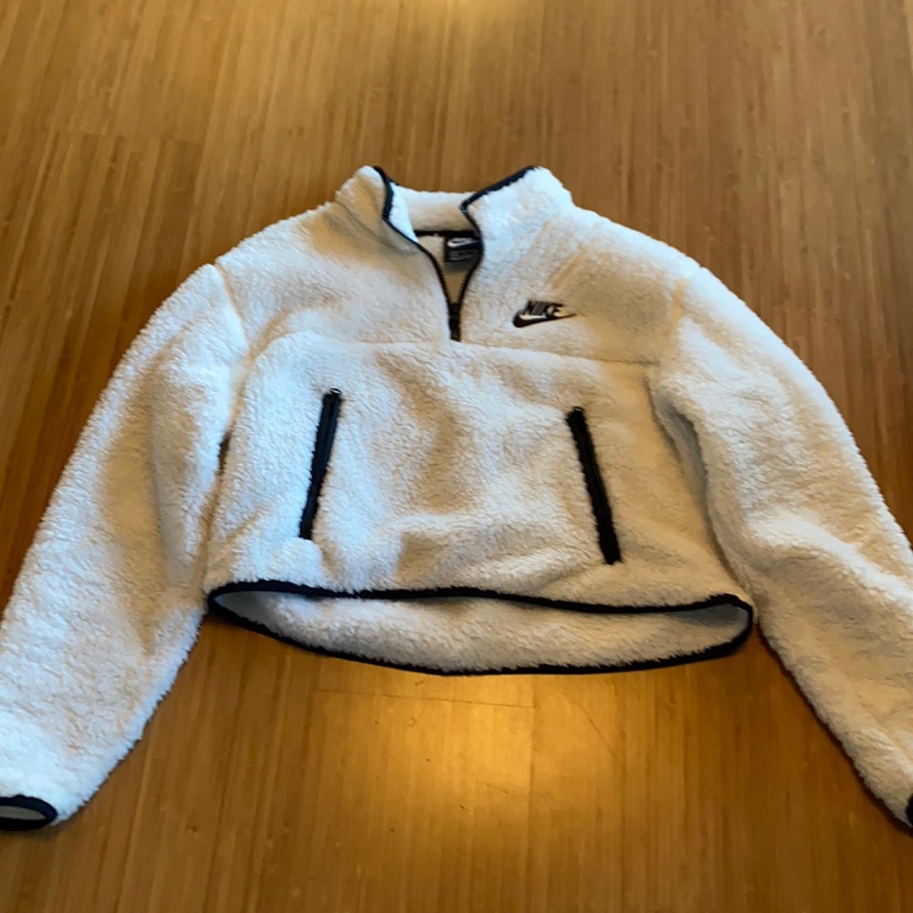 Nike Crop-top Sweater